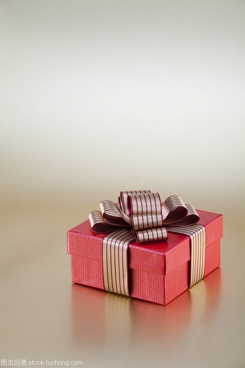 禮物盒和絲帶