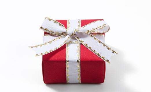 大學(xué)生創(chuàng)業(yè),抓住商機(jī)開(kāi)禮品公司,年收入突破百萬(wàn)元